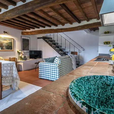 La Colombaia Apartment *